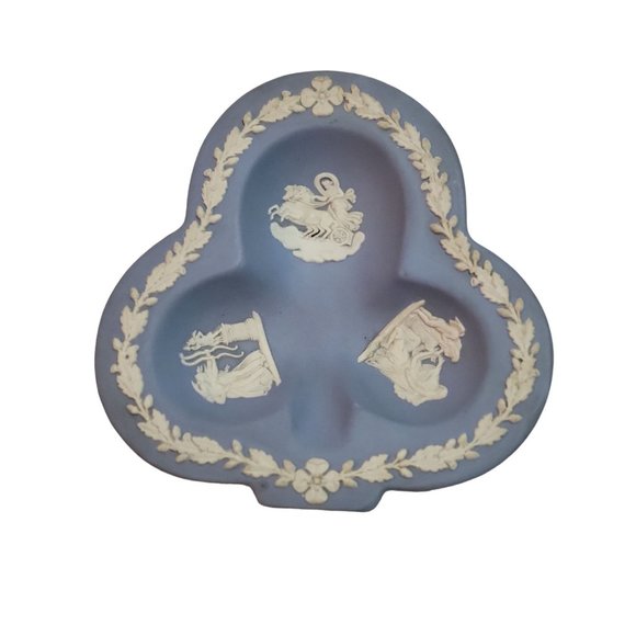Vintage Wedgwood Blue Jasperware, Set of 3 Card Suit dishes - Picture 3 of 8